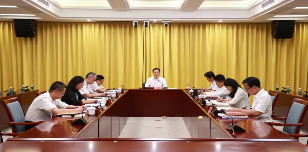 市委理论学习中心组学习会召开