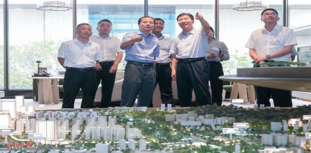 刘小明在三亚调研经济社会发展情况
