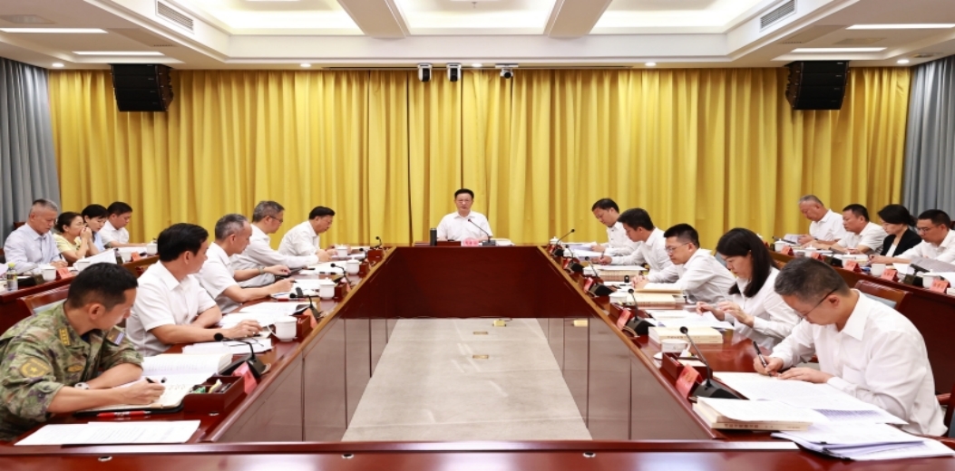 市委理论学习中心组（扩大）学习会召开